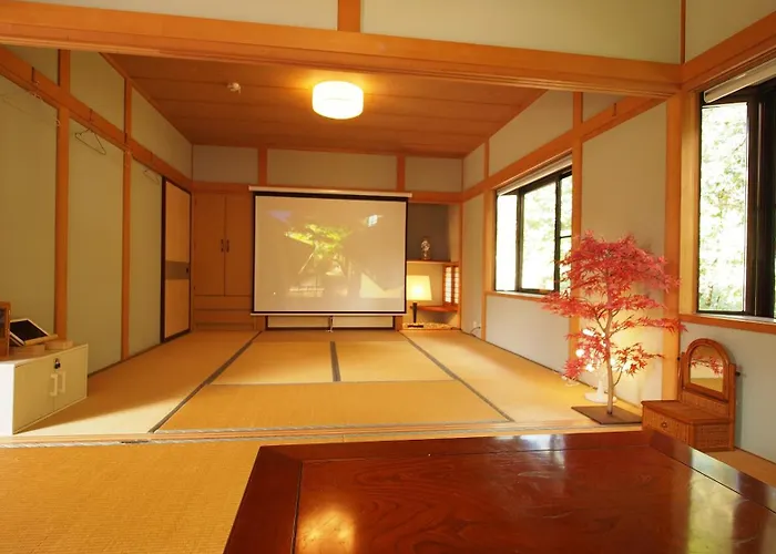 お湯掛け流し『草津温泉湯畑』徒歩圏内※温泉街を大勢で遊びたい & 癒されたい